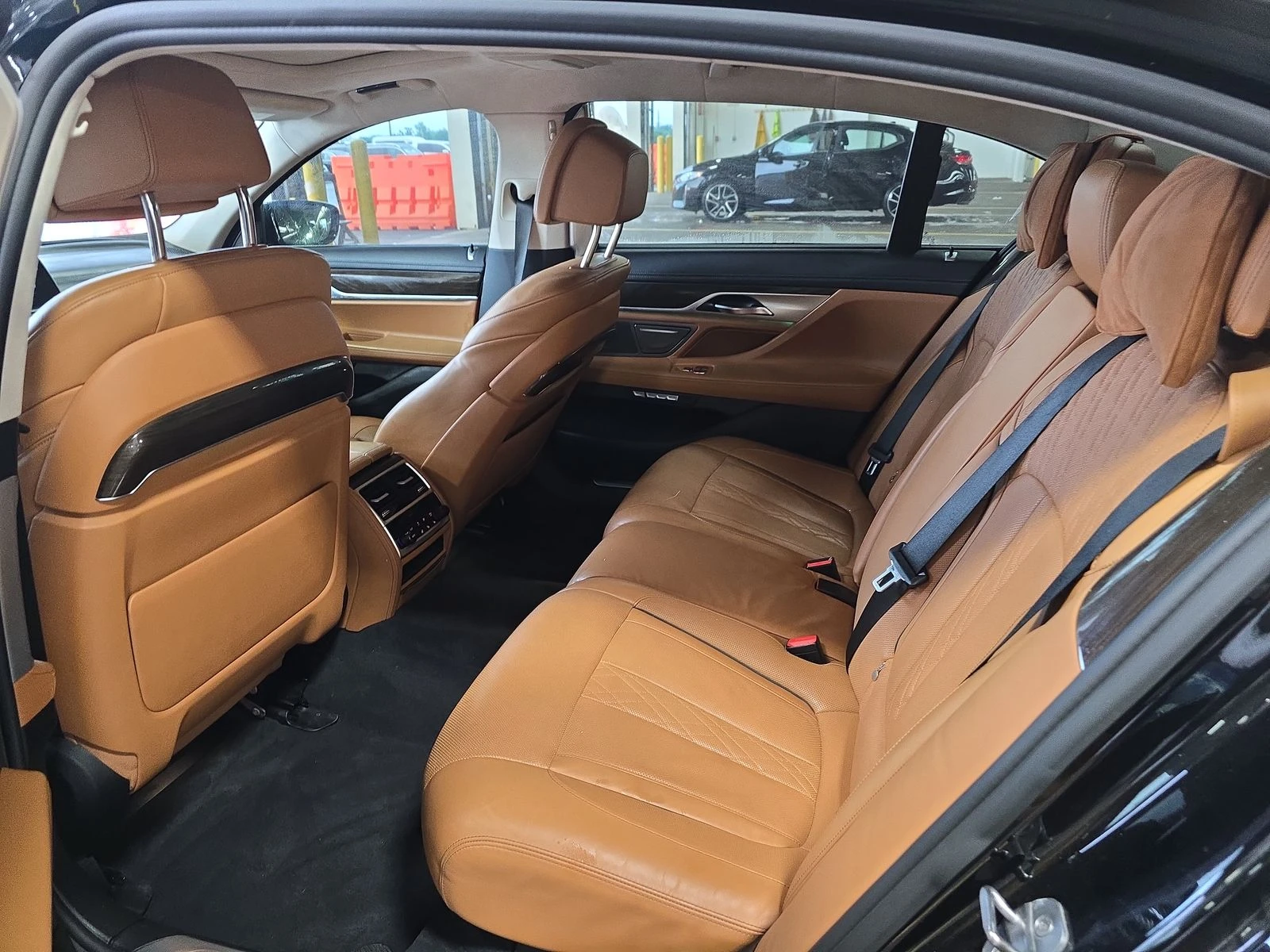 BMW 750 CARFAX* ОПЦИЯ ЗА ФИНАНСИРАНЕ*  - изображение 10