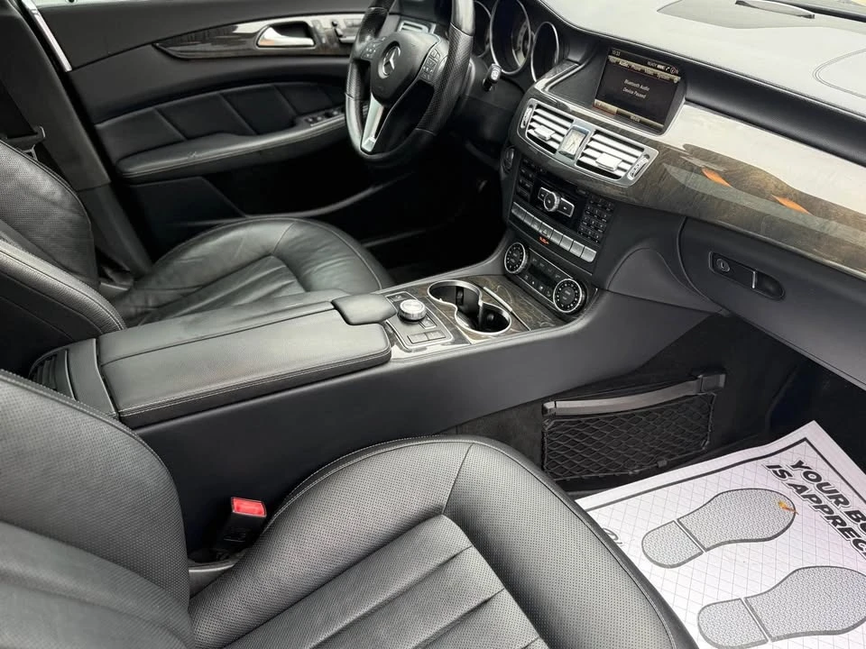 Mercedes-Benz CLS 550 4MATIC * * CARFAX * * АВТО КРЕДИТ * *  - изображение 7