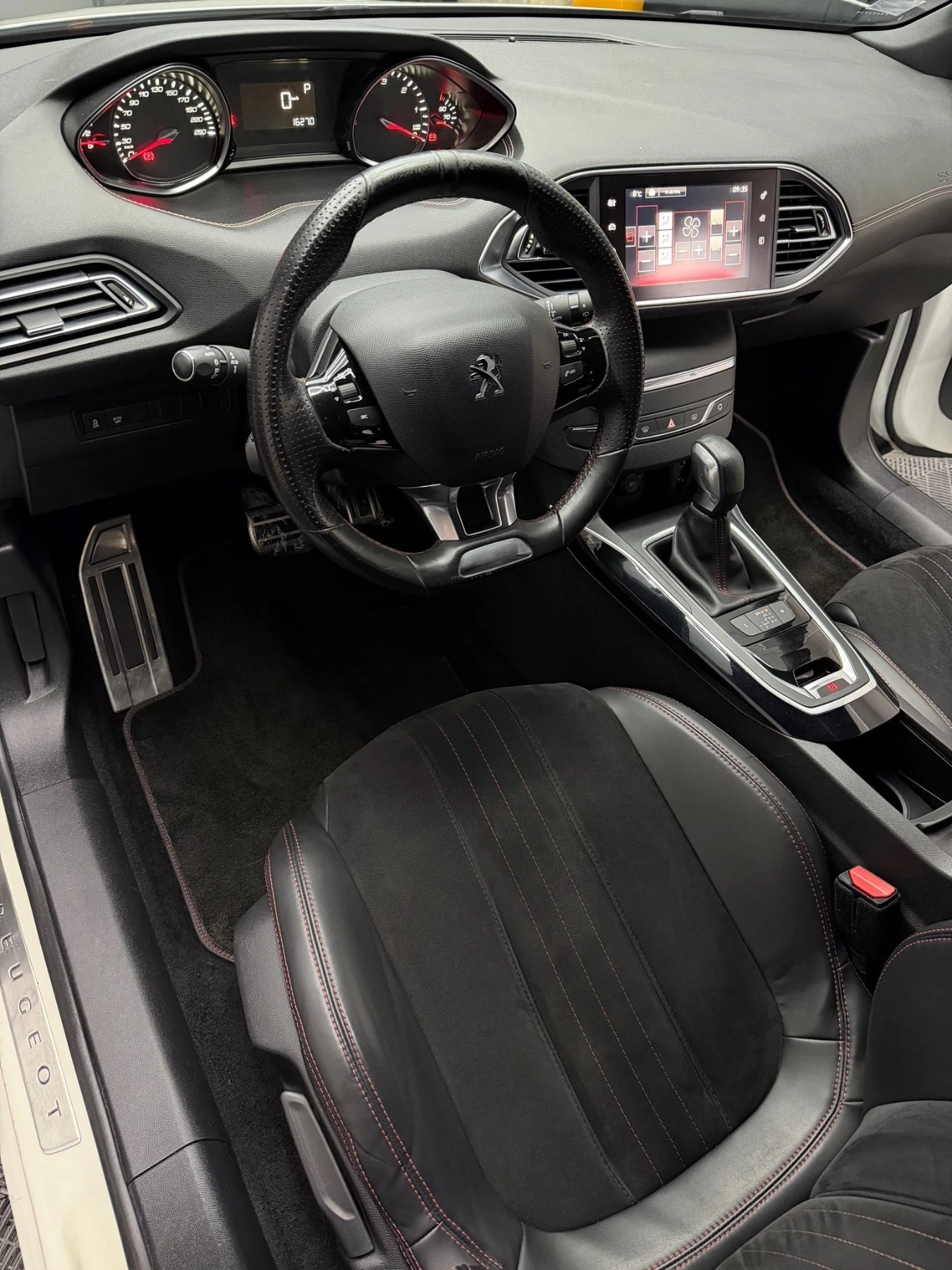 Peugeot 308 GT-Line, бяла перла, 2.0hdi автоматик, серв.ист., снимка 8 - Автомобили и джипове - 53743336