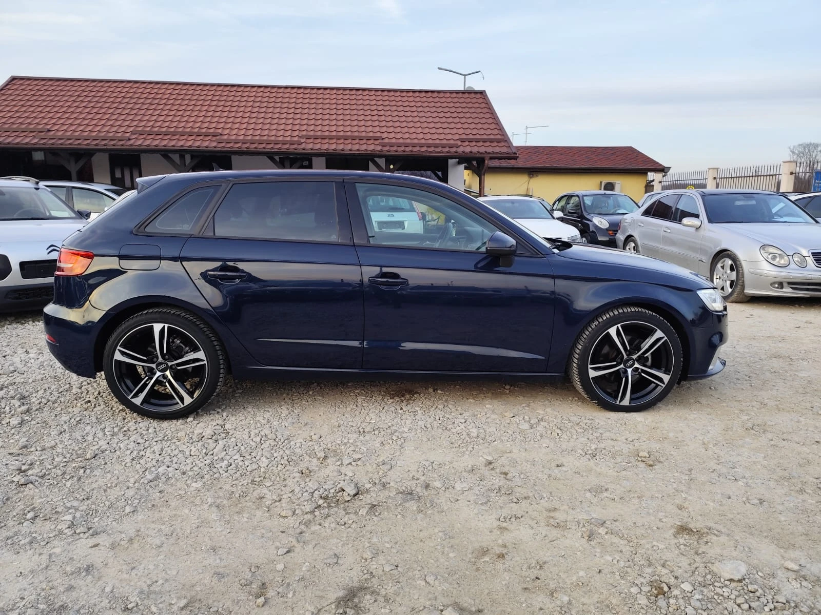 Audi A3 1.6 дизел РЕАЛНИ КЛ., снимка 4 - Автомобили и джипове - 53747145