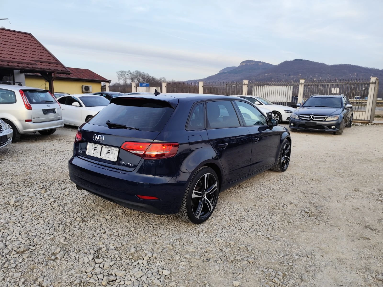 Audi A3 1.6 дизел РЕАЛНИ КЛ., снимка 5 - Автомобили и джипове - 53747145