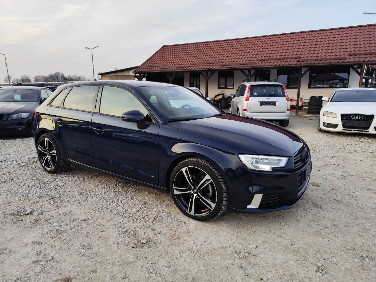 Audi A3 1.6 дизел РЕАЛНИ КЛ., снимка 3 - Автомобили и джипове - 53747145