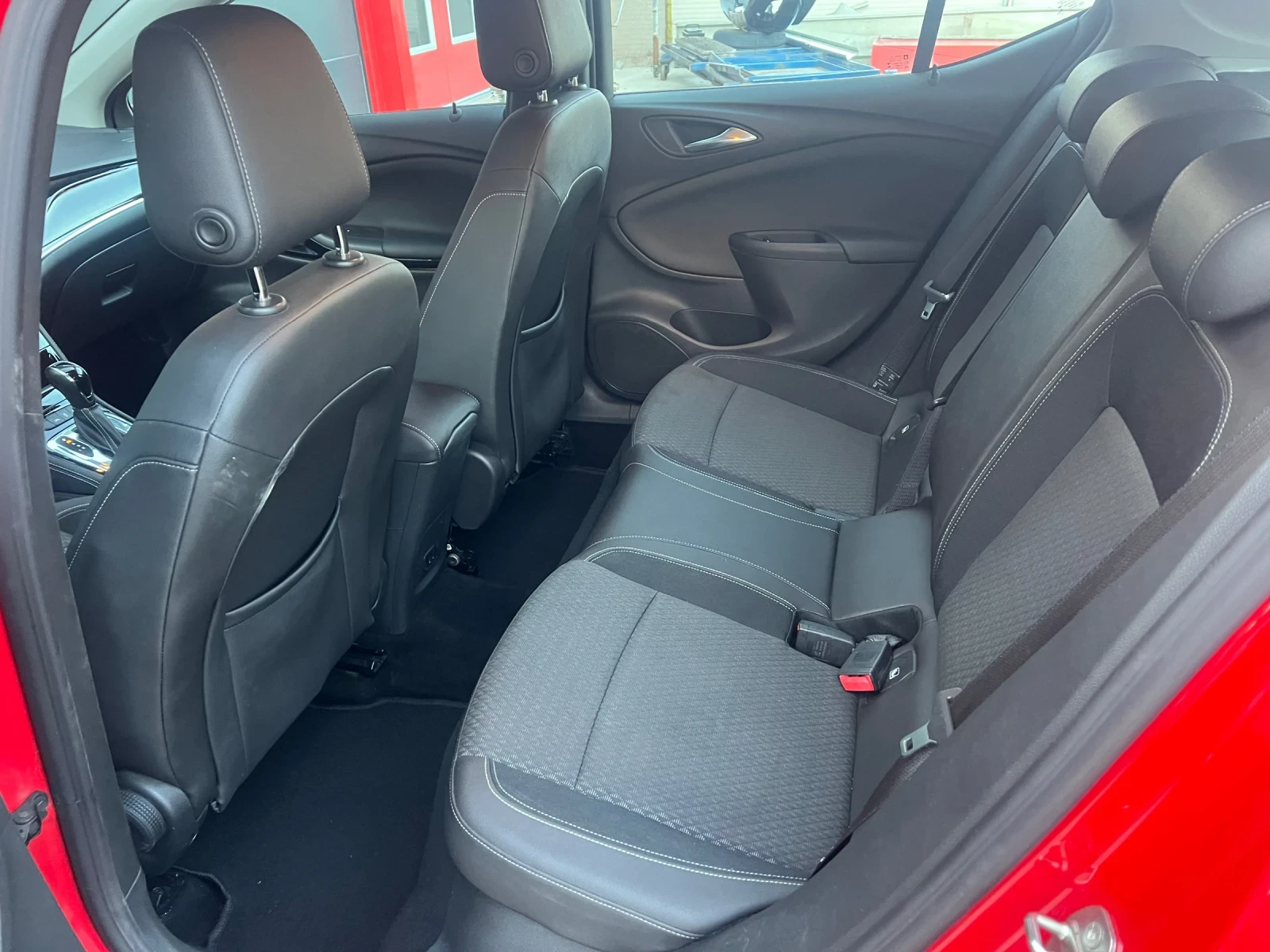 Opel Astra 1.6 CDTI Automatik, снимка 11 - Автомобили и джипове - 53866717