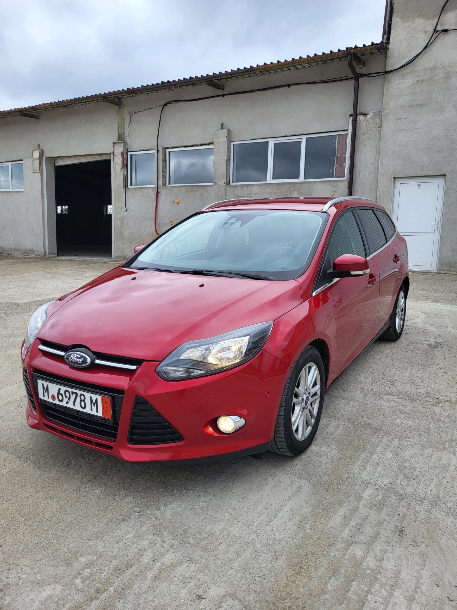 Ford Focus ФУЛ екстри Автоматично паркиране NAVI, снимка 3 - Автомобили и джипове - 54016067