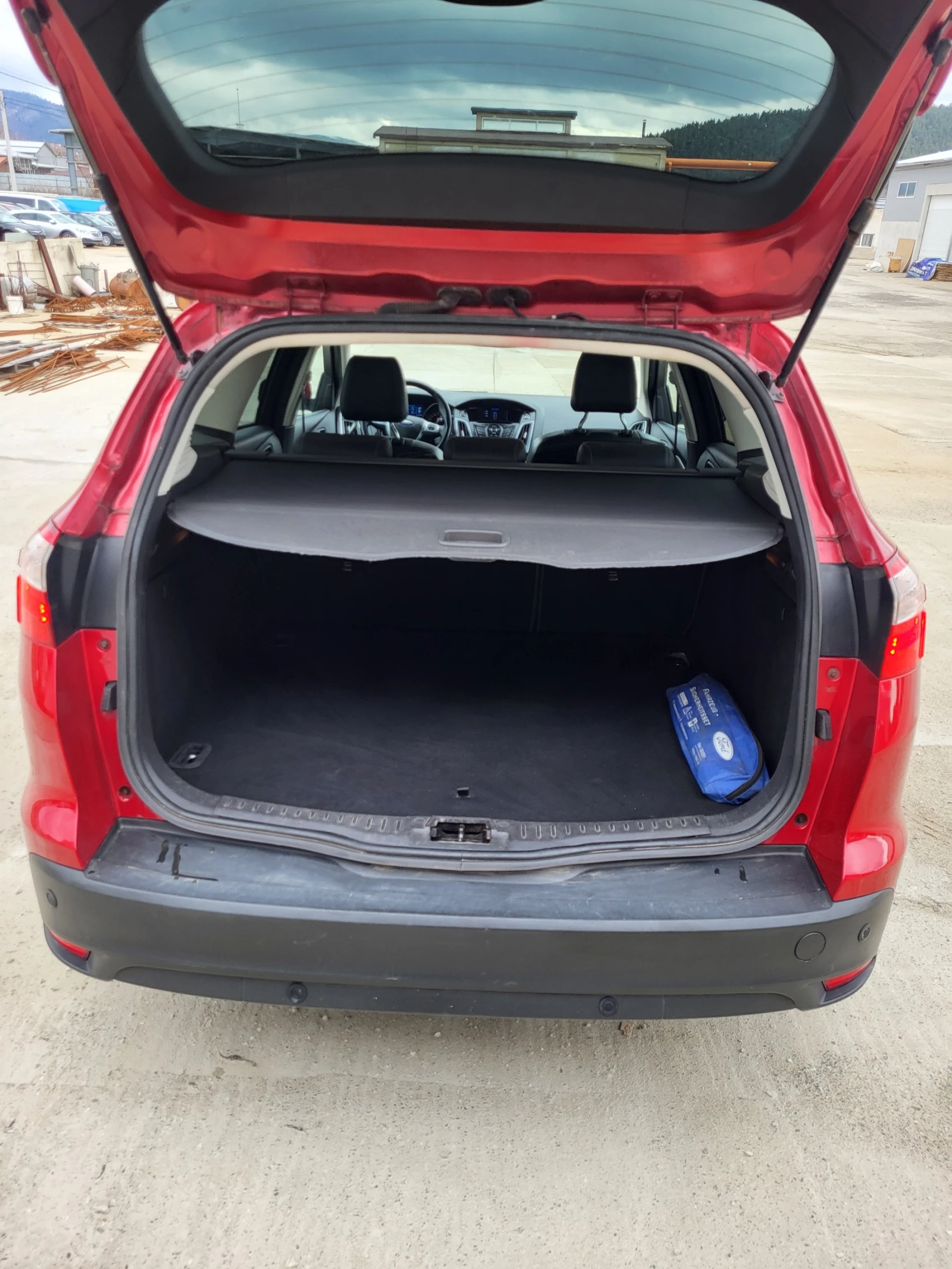 Ford Focus ФУЛ екстри Автоматично паркиране NAVI, снимка 14 - Автомобили и джипове - 54016067