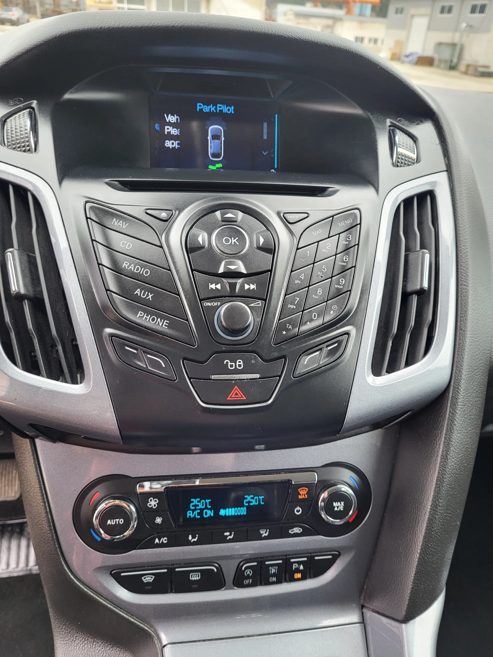 Ford Focus ФУЛ екстри Автоматично паркиране NAVI, снимка 7 - Автомобили и джипове - 54016067