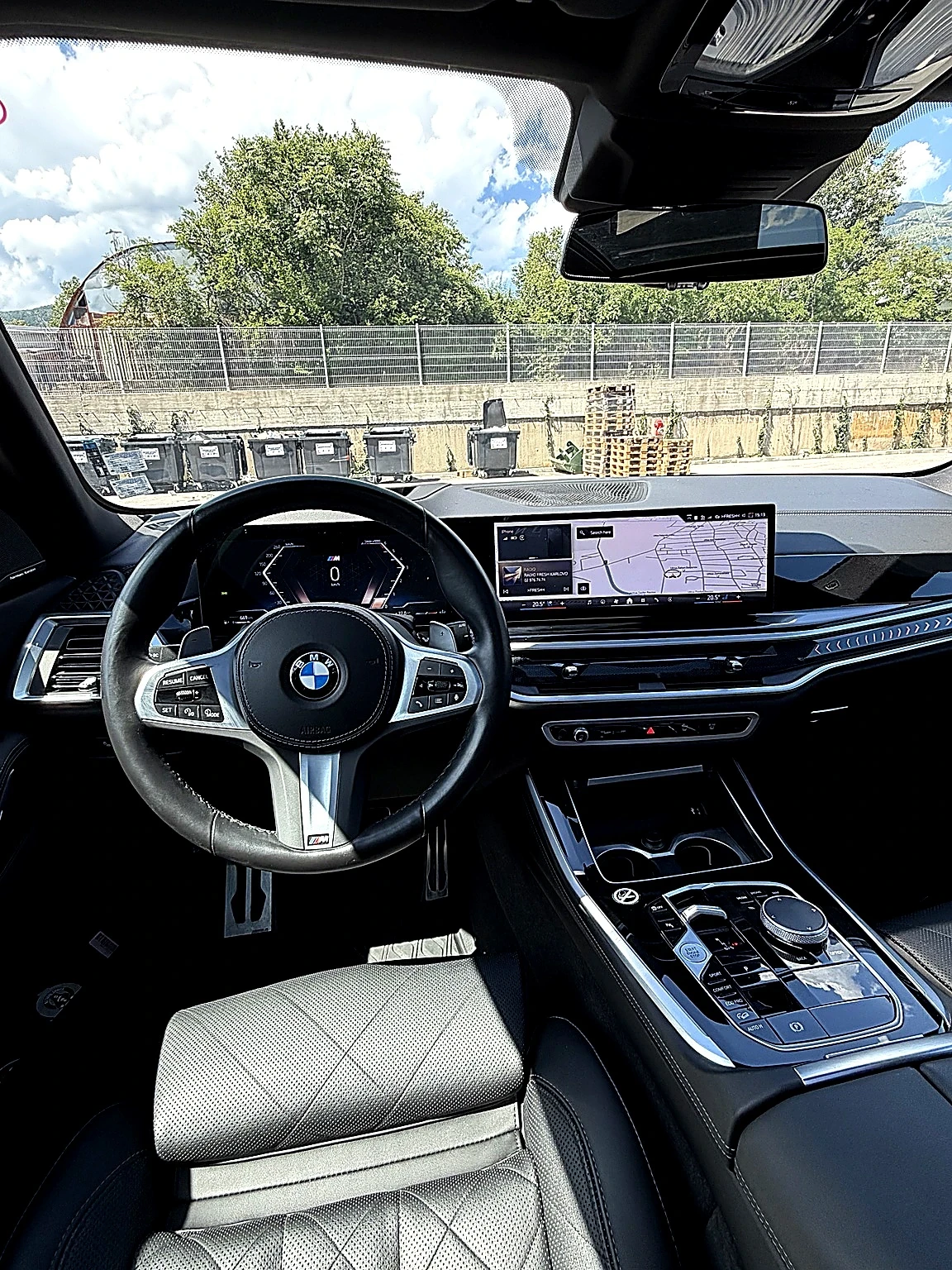 BMW X5M  XDRIVE* PANO* KEYLESS* DISTR* HARMON* CARPLAY* , снимка 15 - Автомобили и джипове - 54914672