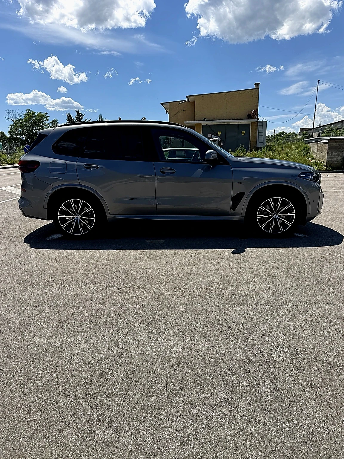BMW X5M  XDRIVE* PANO* KEYLESS* DISTR* HARMON* CARPLAY* , снимка 4 - Автомобили и джипове - 54914672