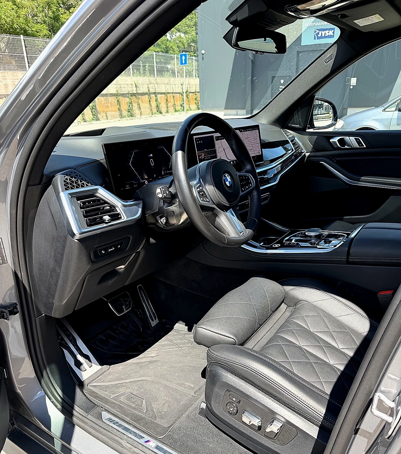 BMW X5M  XDRIVE* PANO* KEYLESS* DISTR* HARMON* CARPLAY* , снимка 9 - Автомобили и джипове - 54914672