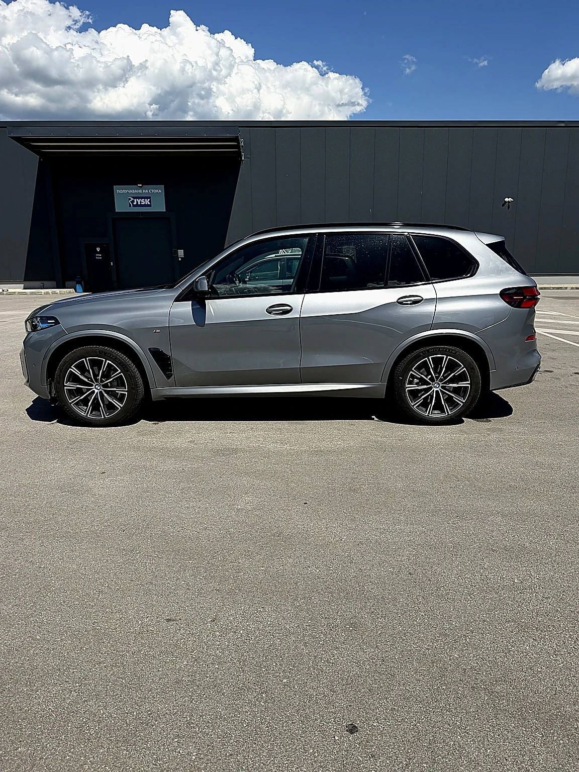 BMW X5M  XDRIVE* PANO* KEYLESS* DISTR* HARMON* CARPLAY* , снимка 8 - Автомобили и джипове - 54914672