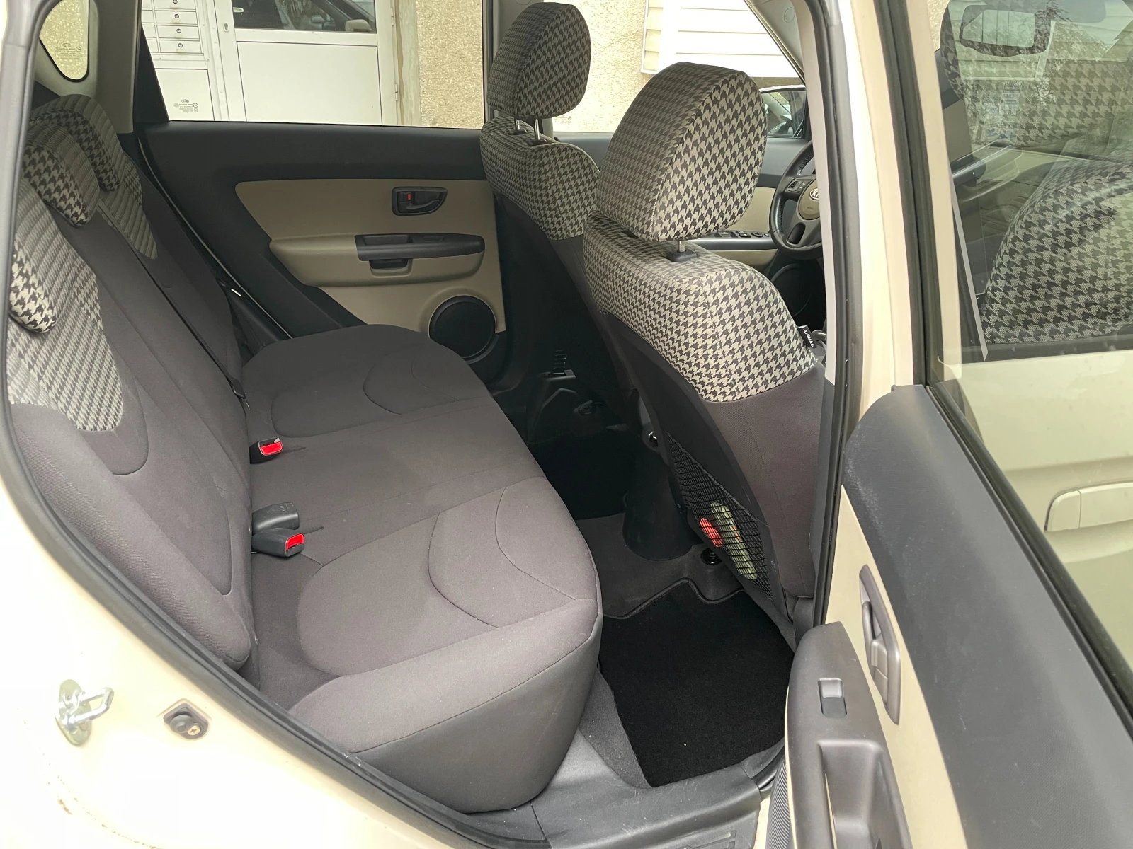 Kia Soul 1.6, снимка 14 - Автомобили и джипове - 54993541