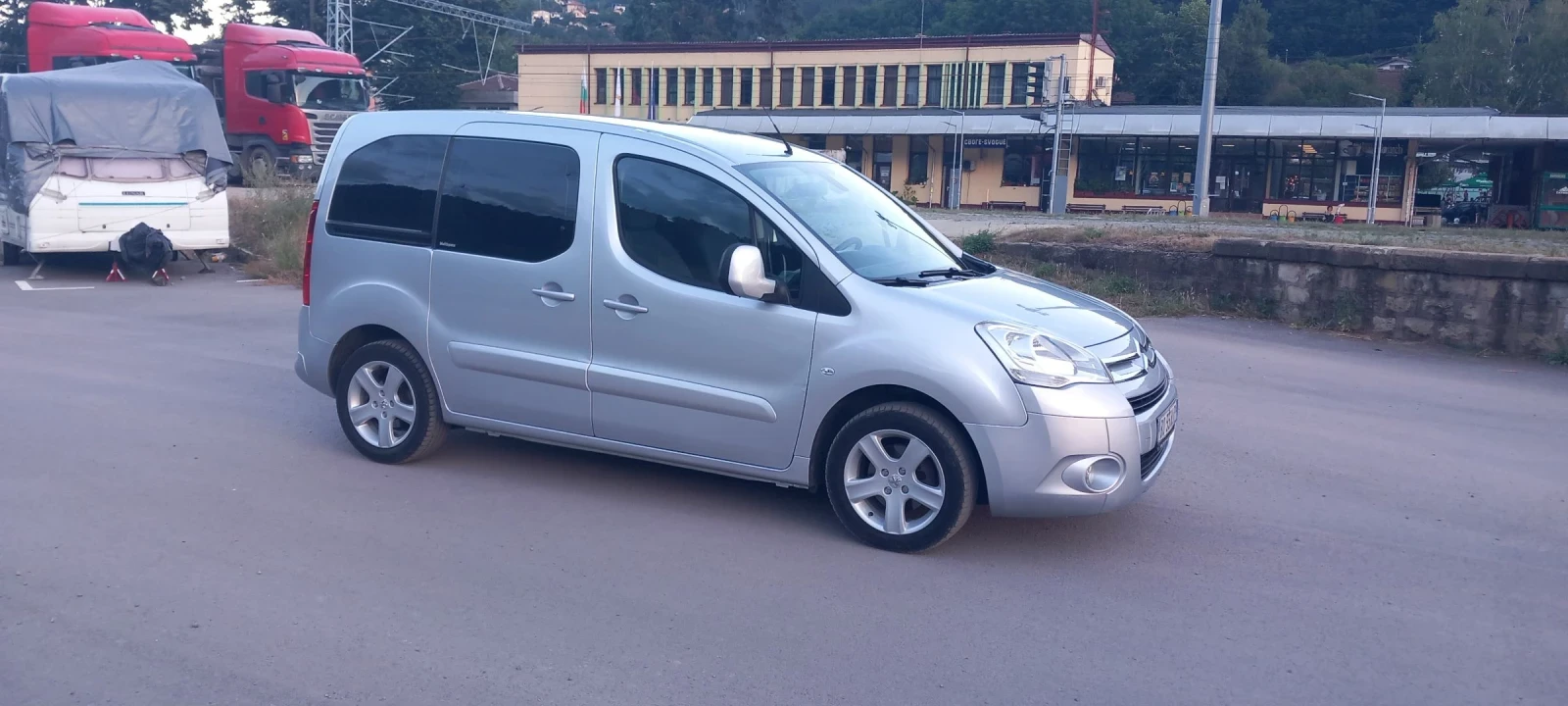 Citroen Berlingo 1.6 benzin , снимка 3 - Автомобили и джипове - 55246674