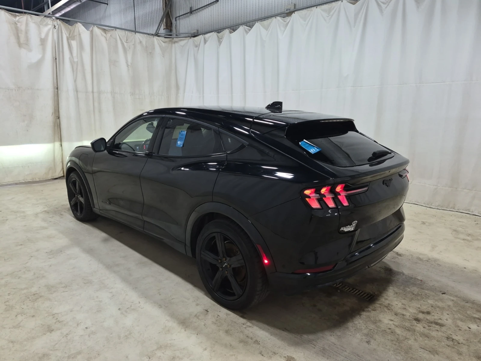 Ford Mustang Mach-E Premium* 360View* B&O* Distronic* CarPlay* Keyless, снимка 5 - Автомобили и джипове - 55340001