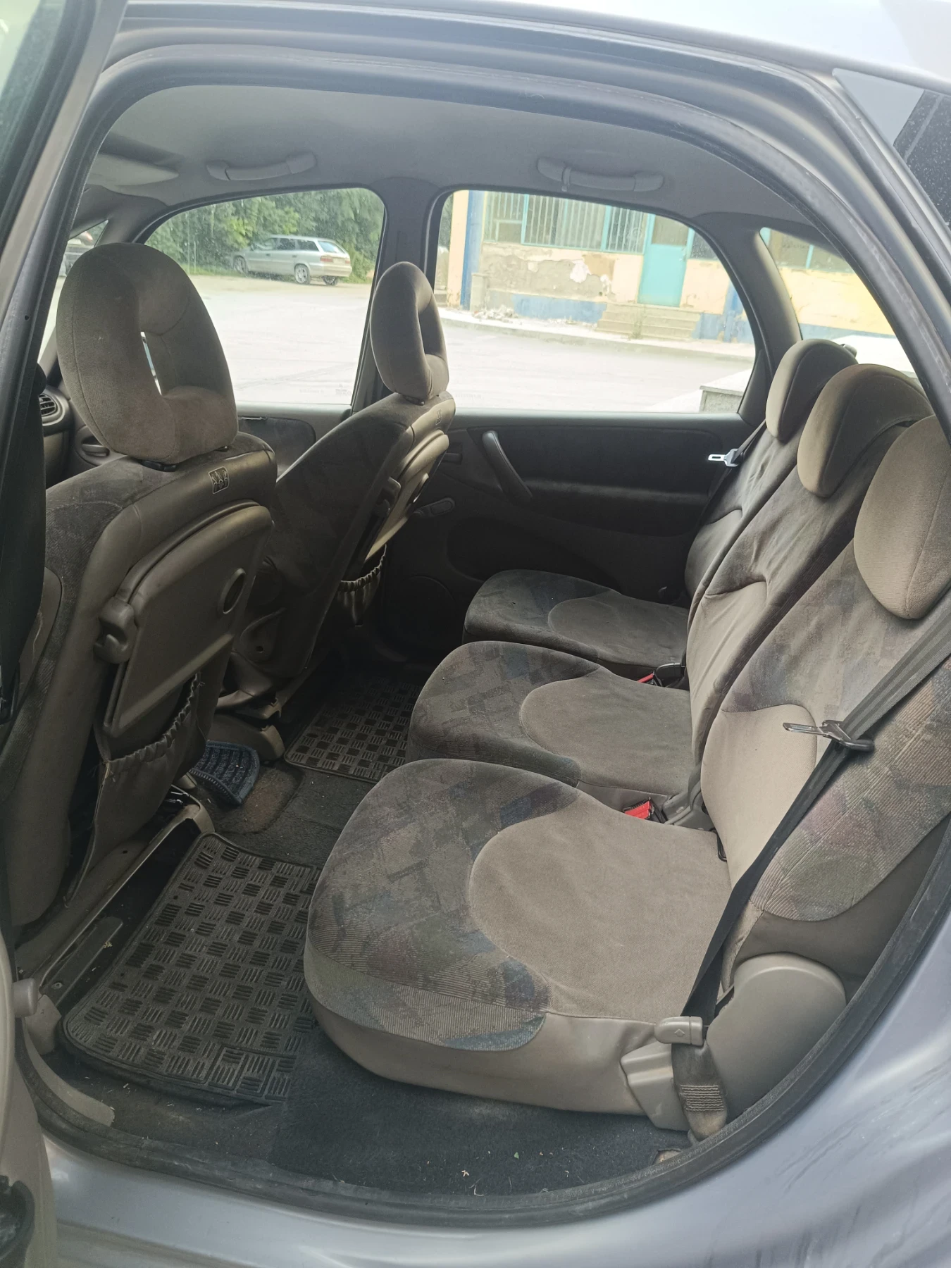 Citroen Xsara picasso 2.0 HDI, снимка 6 - Автомобили и джипове - 55435392