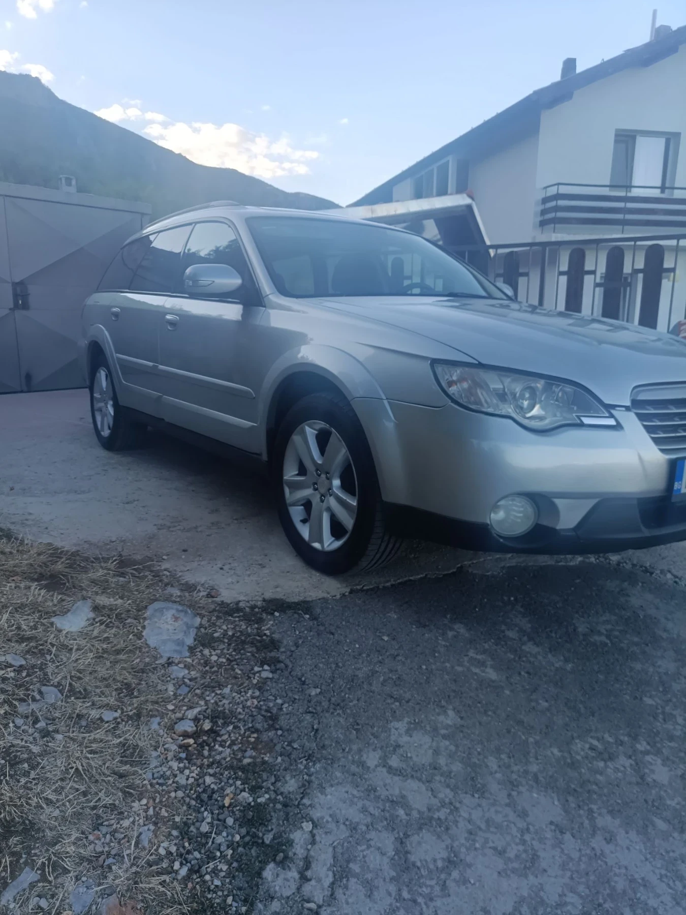 Subaru Outback 2.5 BiFuel, снимка 3 - Автомобили и джипове - 56167639