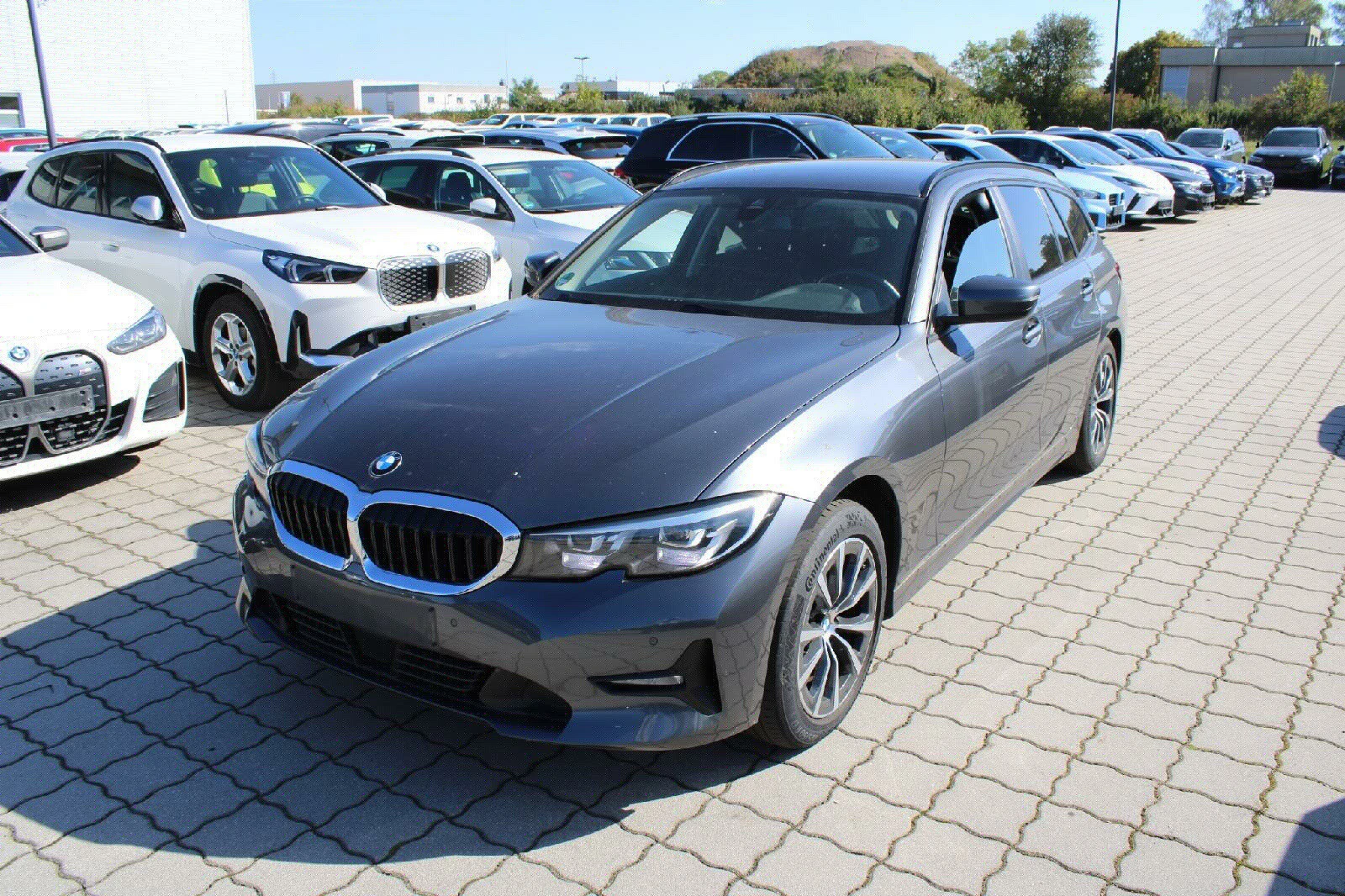 BMW 320 Touring Avantage Navi LED, снимка 2 - Автомобили и джипове - 56266674