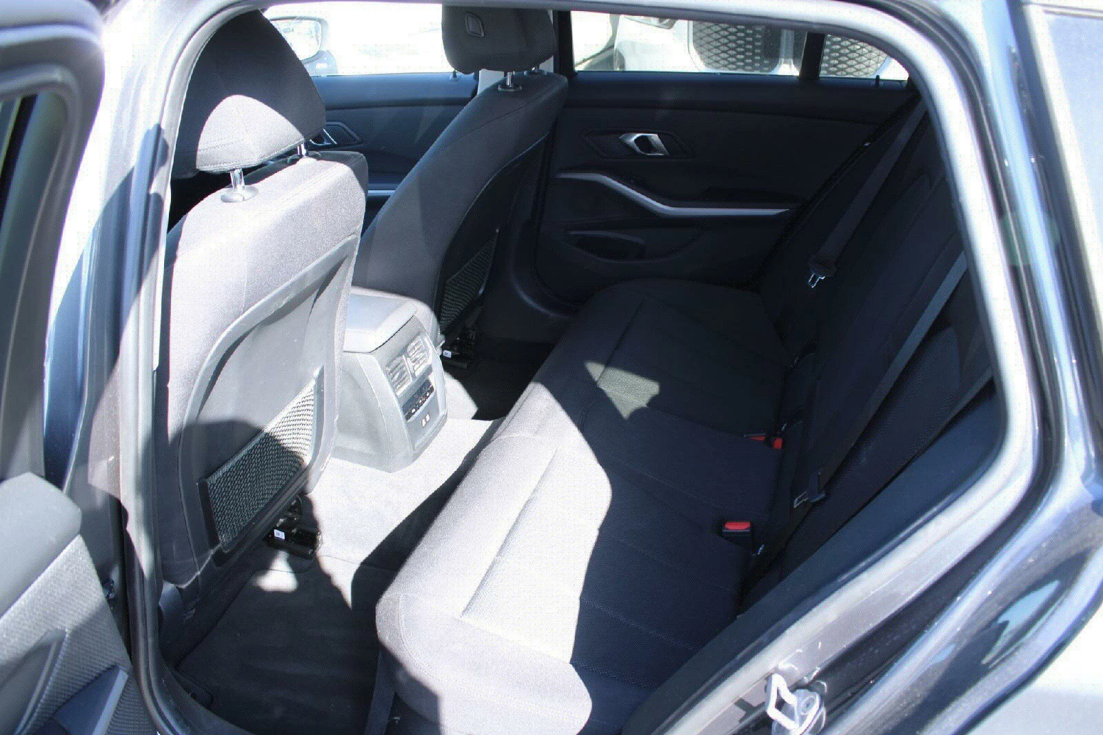BMW 320 Touring Avantage Navi LED, снимка 6 - Автомобили и джипове - 56266674
