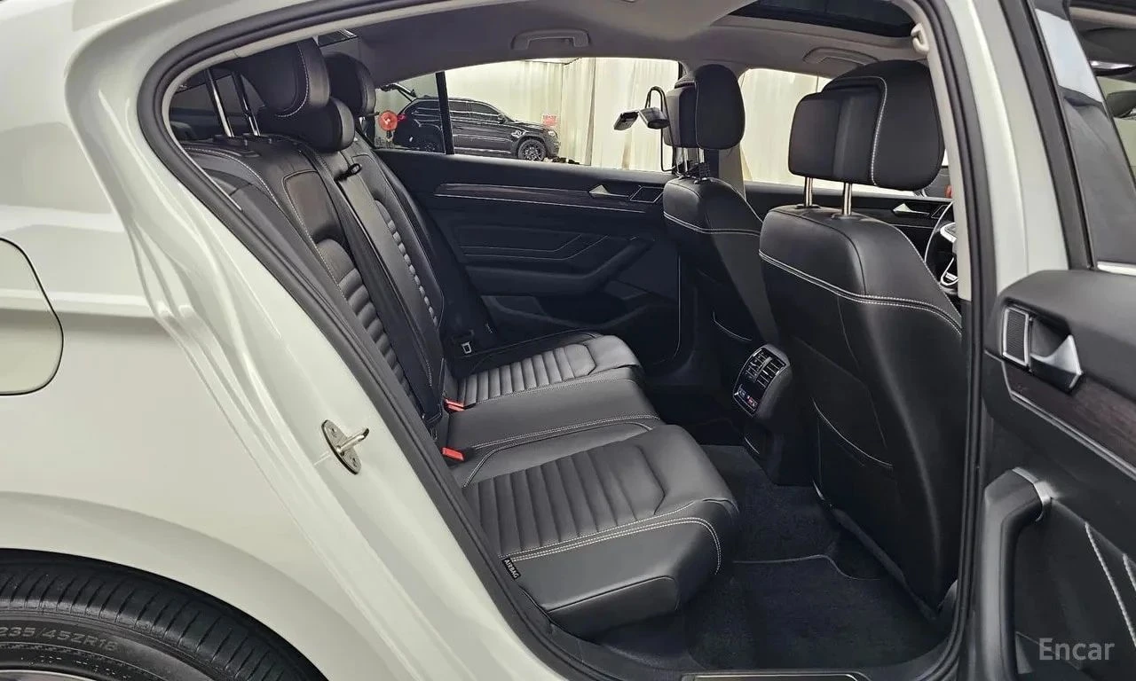 VW Passat, снимка 12 - Автомобили и джипове - 56729175