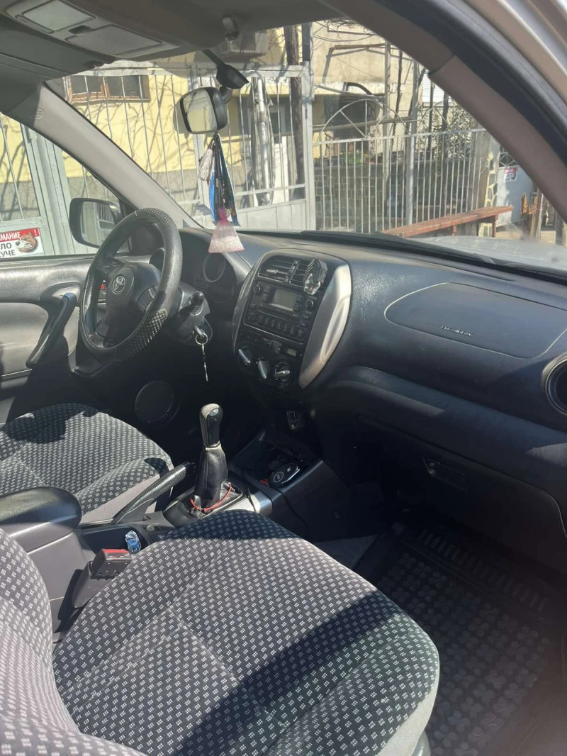 Toyota Rav4, снимка 10 - Автомобили и джипове - 49343960