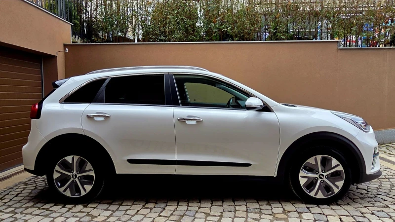 Kia Niro 64KW/Premium/SOH100%, снимка 2 - Автомобили и джипове - 49345823