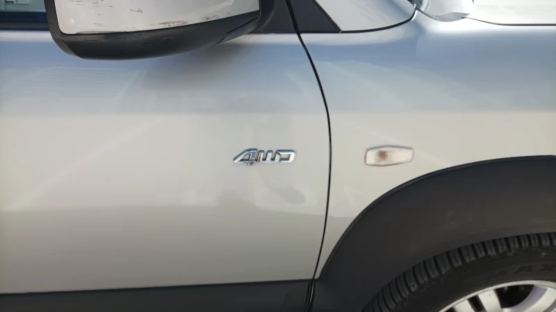 Hyundai Tucson 4x4, снимка 5 - Автомобили и джипове - 52070612