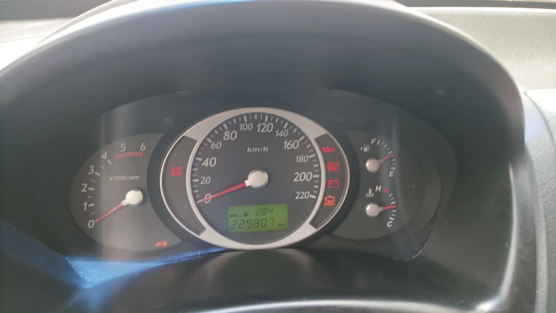 Hyundai Tucson 4x4, снимка 15 - Автомобили и джипове - 52070612