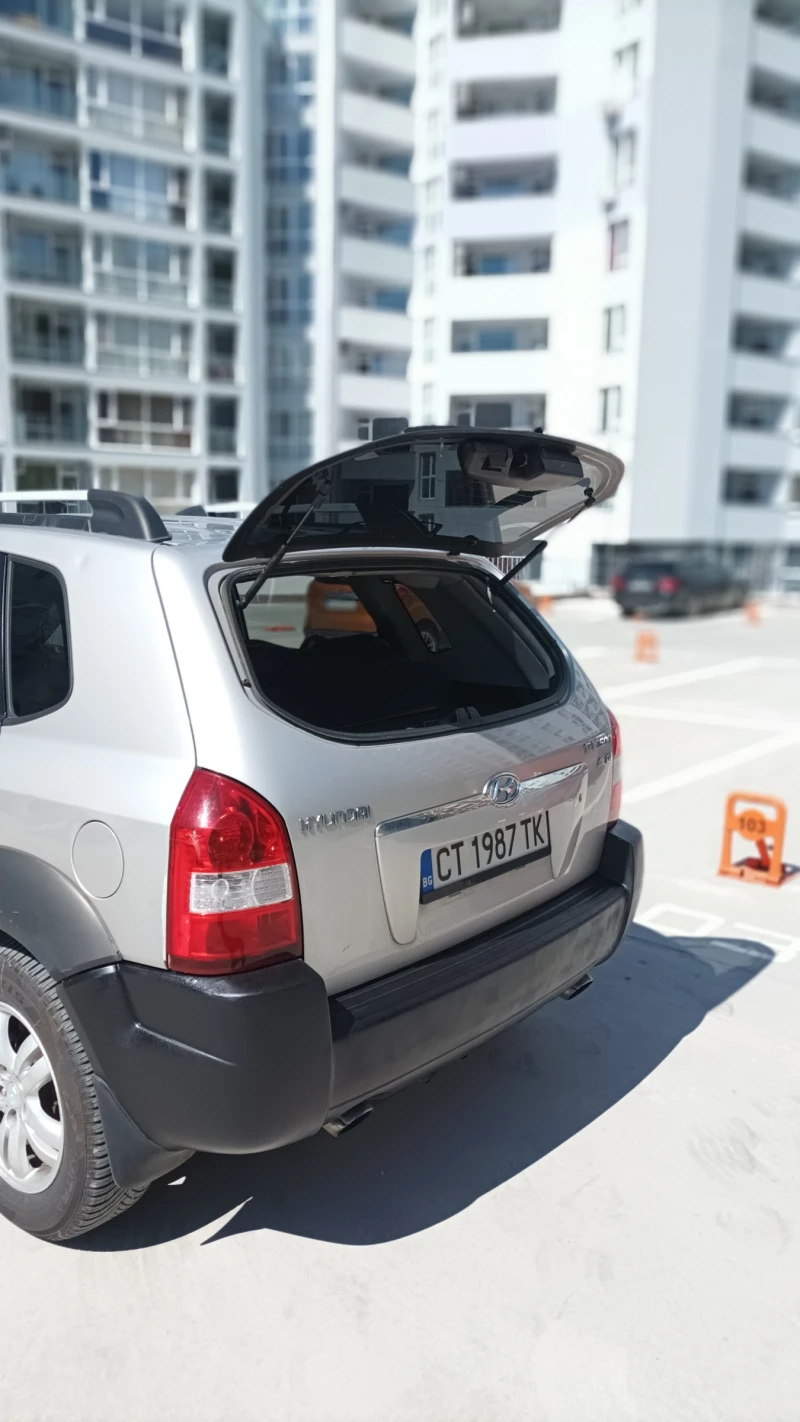 Hyundai Tucson 4x4, снимка 6 - Автомобили и джипове - 52070612