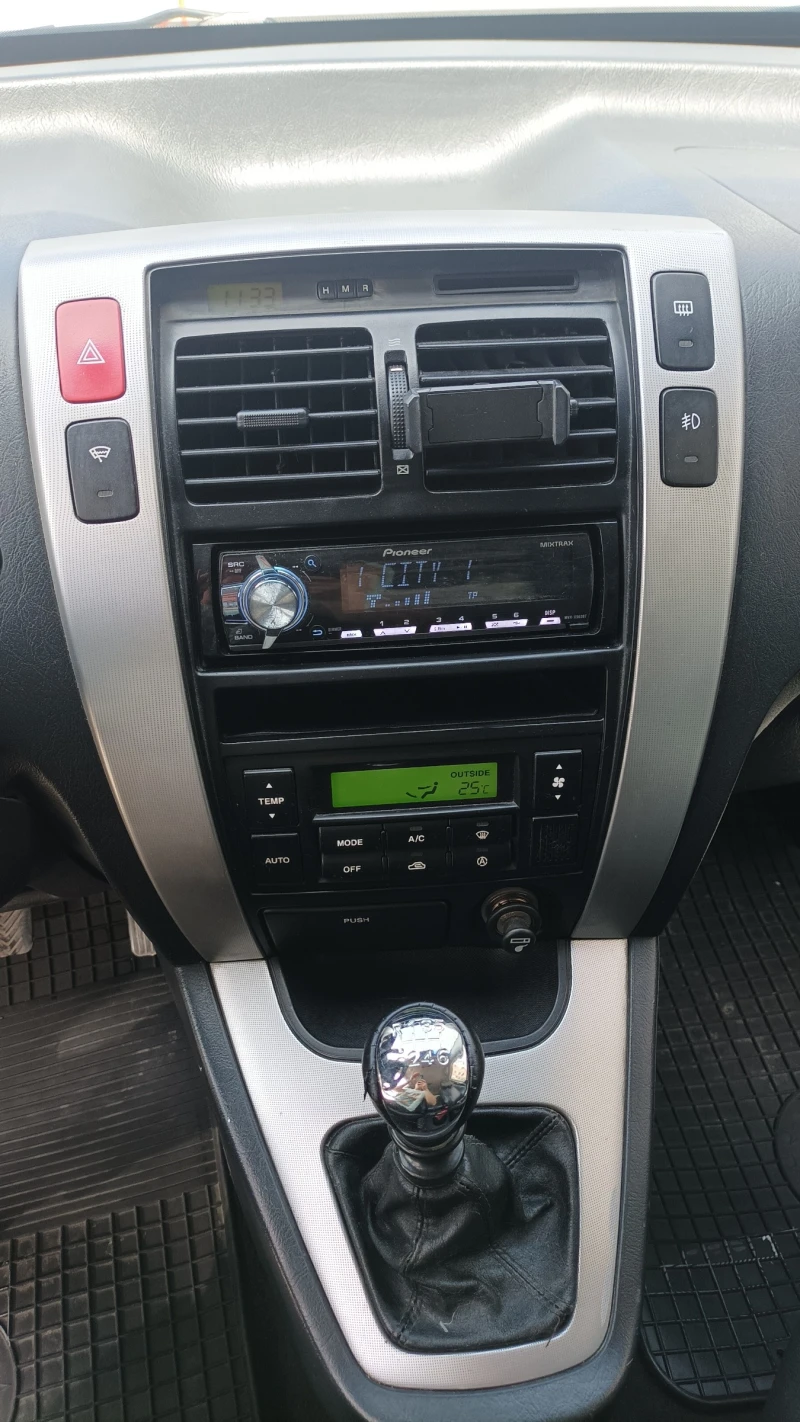 Hyundai Tucson 4x4, снимка 10 - Автомобили и джипове - 52070612