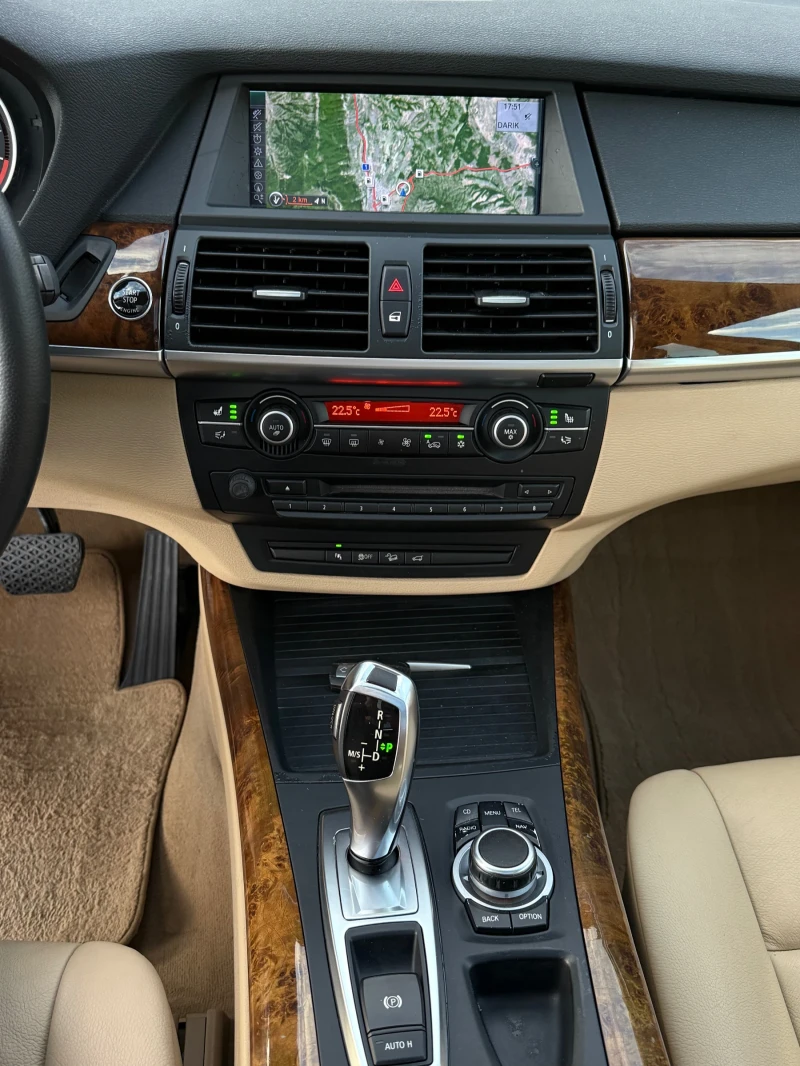 BMW X5 3.0D 235кс * Камери* * Панорама* * Швейцария* , снимка 15 - Автомобили и джипове - 52225808
