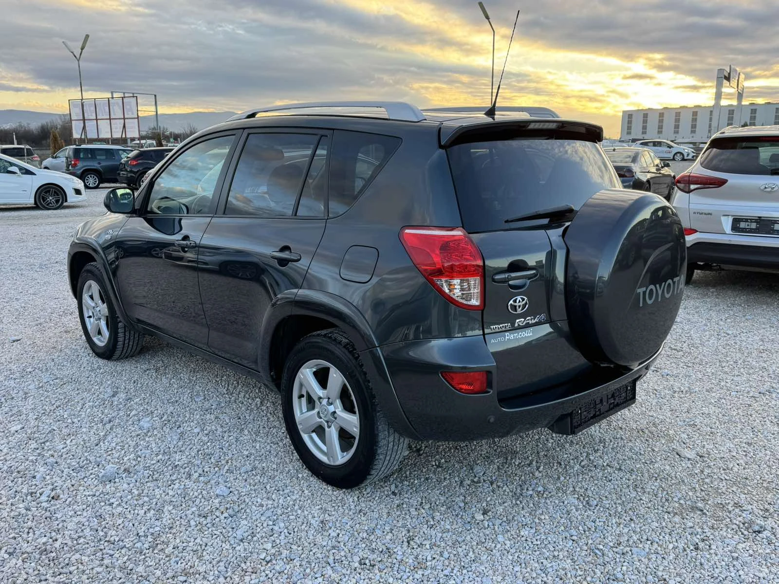 Toyota Rav4 2.2D-CAT - изображение 6