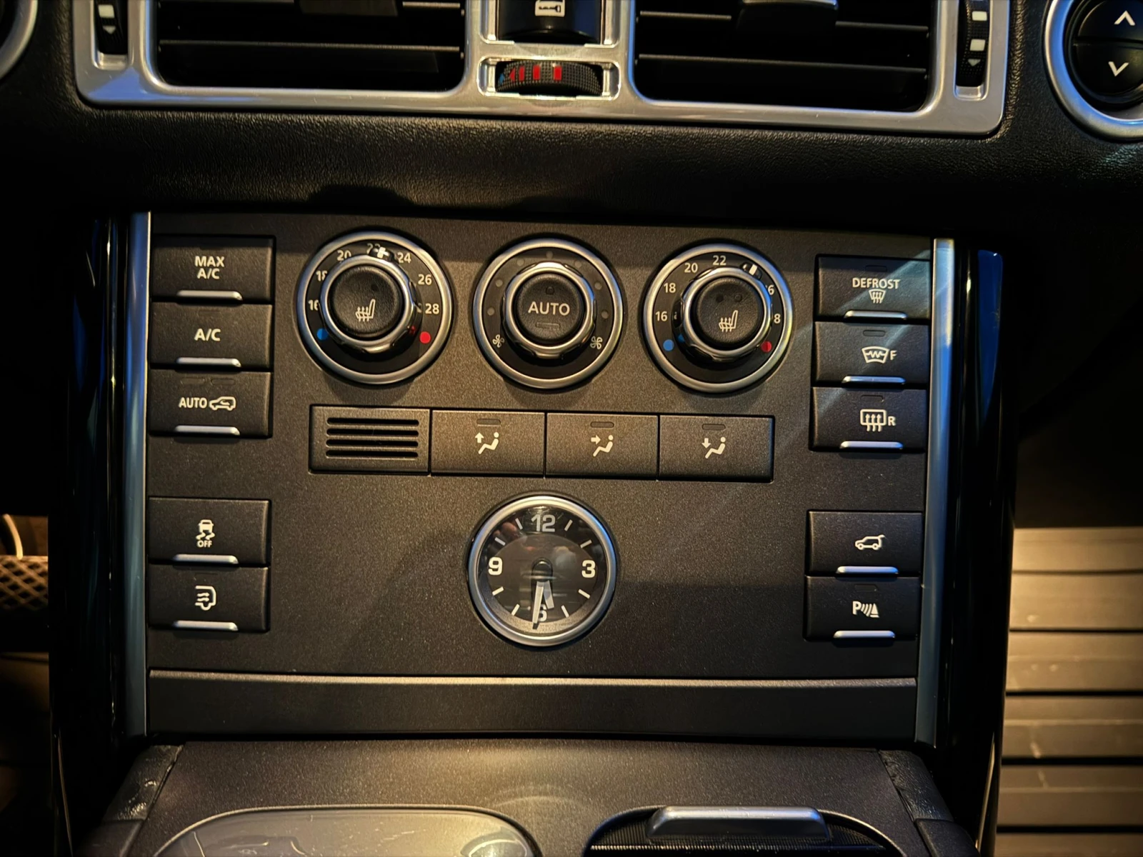 Land Rover Range rover V8/4x4/AUTO/NAVI/H&K/Memory/MULTY/Full service! | Mobile.bg   14