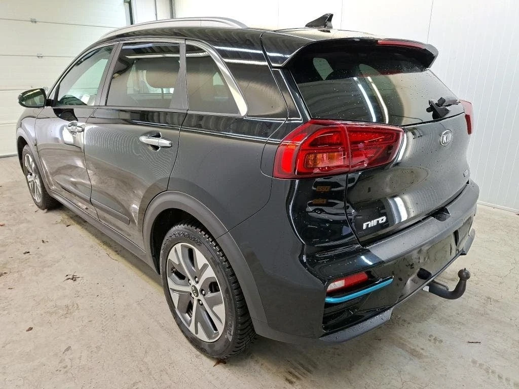 Kia Niro 64kw, Executive Line, снимка 4 - Автомобили и джипове - 53757329