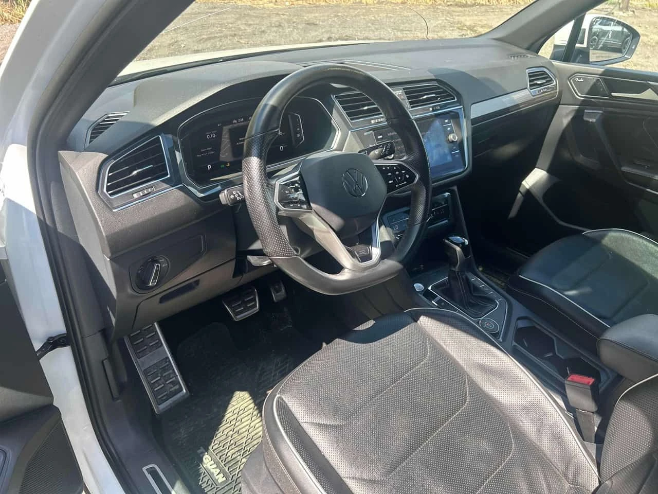 VW Tiguan * Highline R Line* АВТОКРЕДИТ БЕЗ ПЪРВОНАЧАЛНА* , снимка 5 - Автомобили и джипове - 54600390