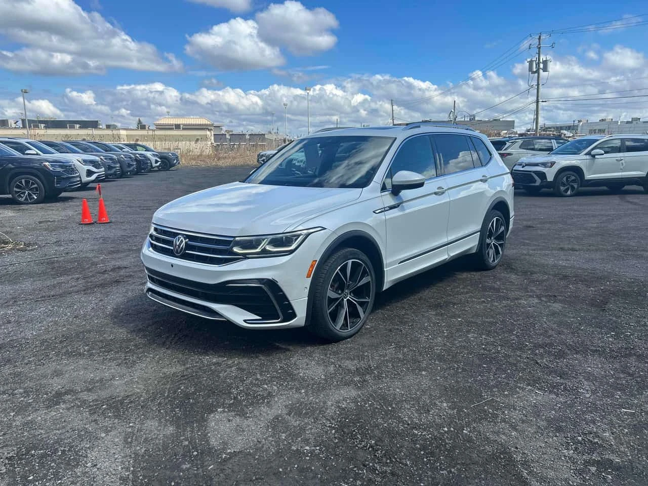 VW Tiguan * Highline R Line* АВТОКРЕДИТ БЕЗ ПЪРВОНАЧАЛНА* 