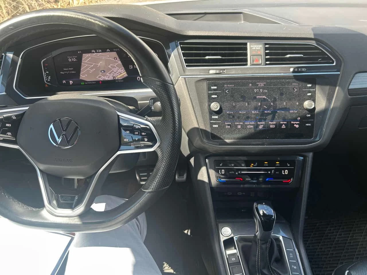 VW Tiguan * Highline R Line* АВТОКРЕДИТ БЕЗ ПЪРВОНАЧАЛНА* , снимка 9 - Автомобили и джипове - 54600390