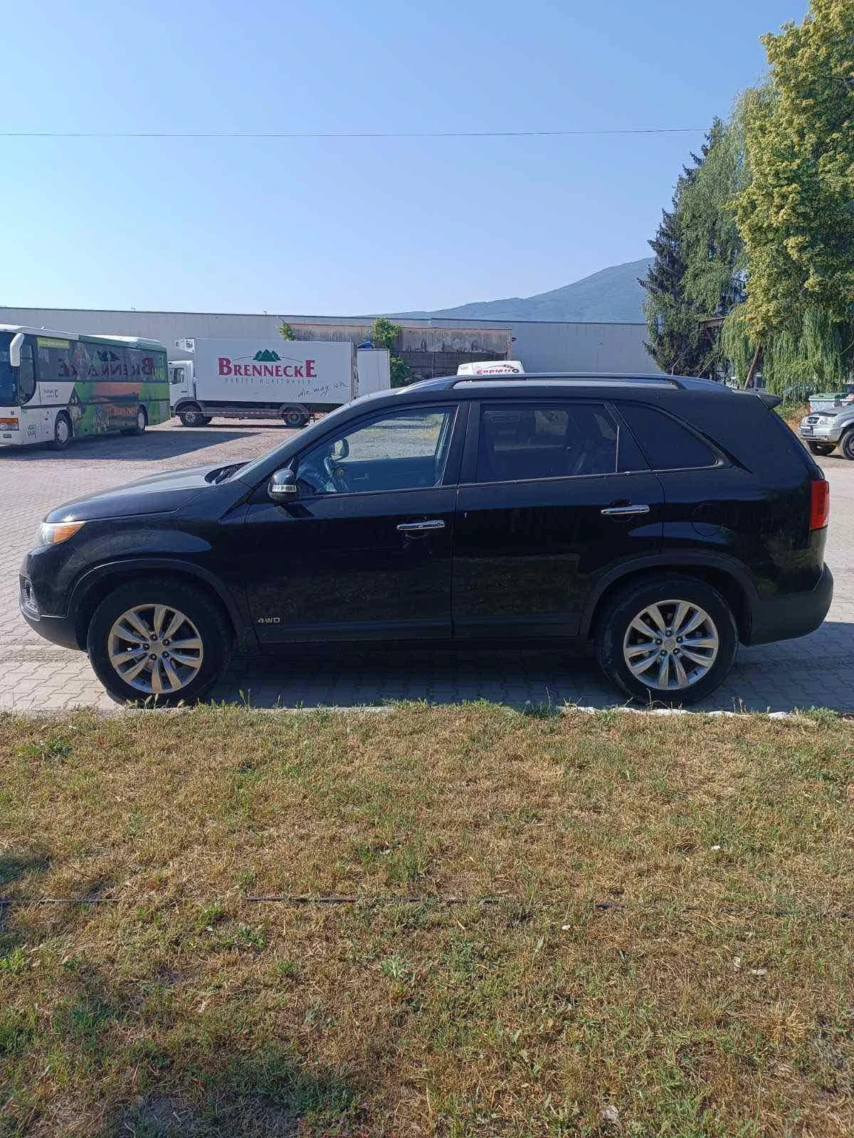 Kia Sorento 2.2, снимка 3 - Автомобили и джипове - 55977233
