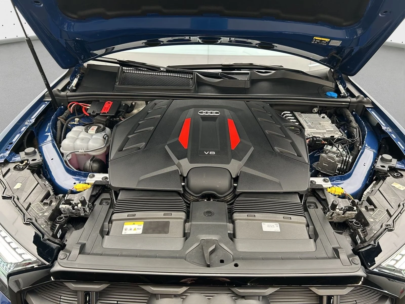 Audi SQ7 FACELIFT / BLACK OPTIC / CARBON/ MATRIX/ PANO/ HUD, снимка 15 - Автомобили и джипове - 56093089