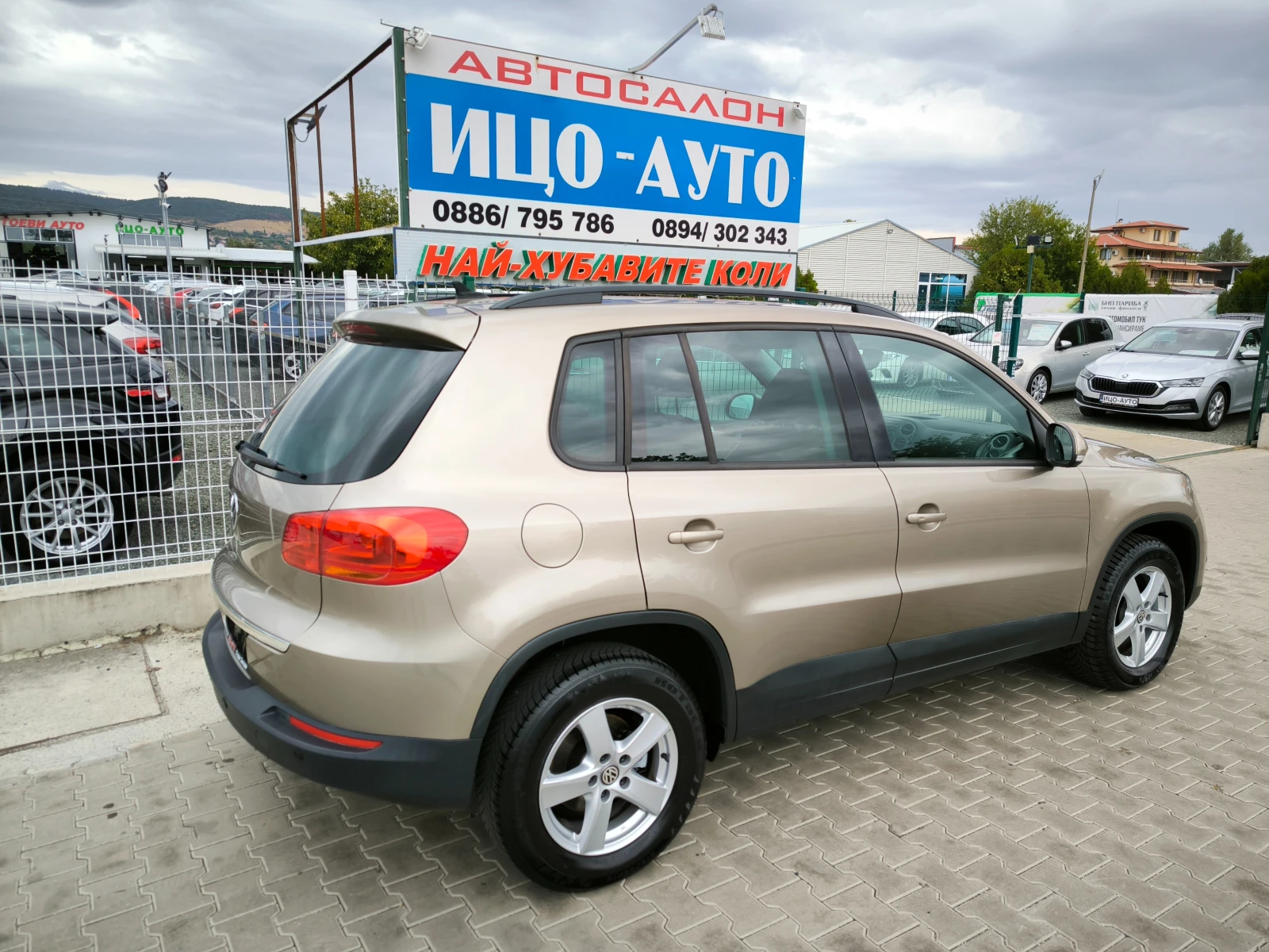 VW Tiguan 2, 0ТDi-140k.c.4Х4, 6ск.HABИ, ПАНОРАМА, LED, снимка 6 - Автомобили и джипове - 56270165