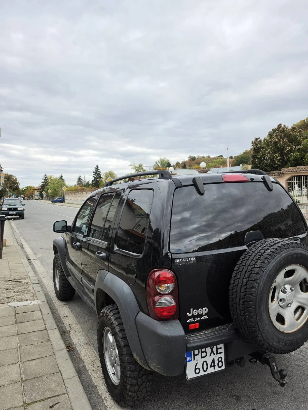 Jeep Cherokee 3.7, снимка 9 - Автомобили и джипове - 56720186