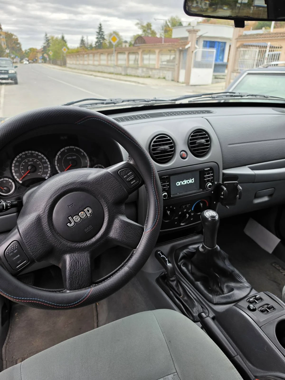 Jeep Cherokee 3.7, снимка 4 - Автомобили и джипове - 56720186