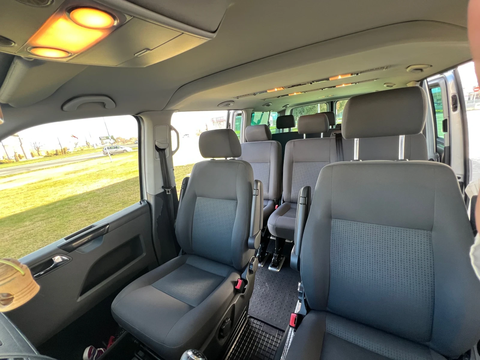 VW Caravelle, снимка 7 - Бусове и автобуси - 56212989