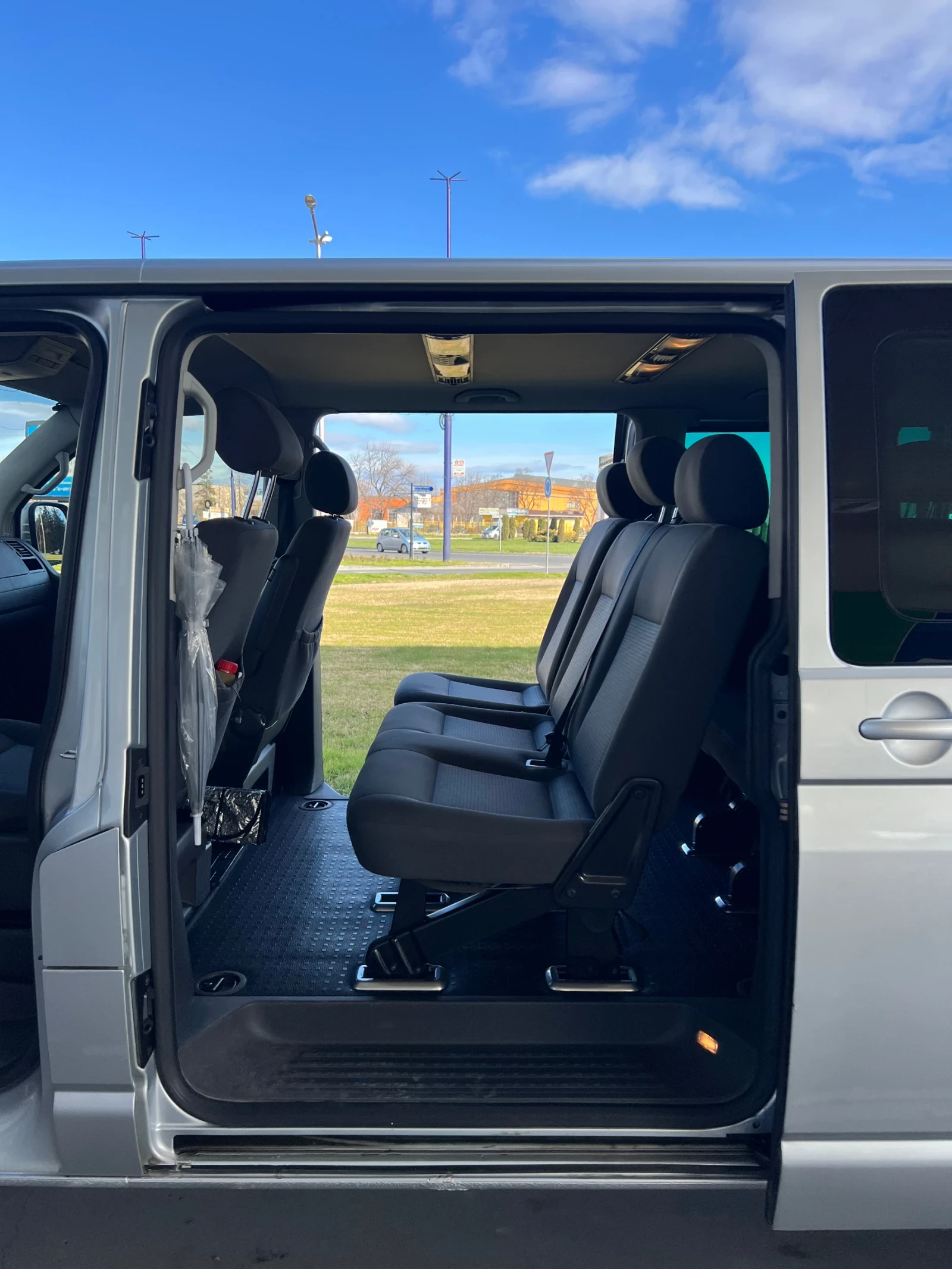 VW Caravelle, снимка 11 - Бусове и автобуси - 56212989