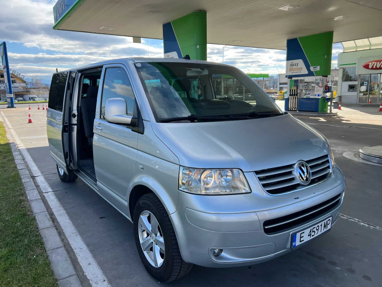 VW Caravelle, снимка 6 - Бусове и автобуси - 56212989