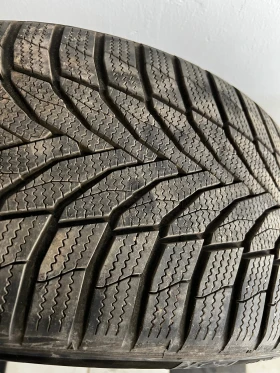 Гуми Зимни 245/40R20, снимка 3