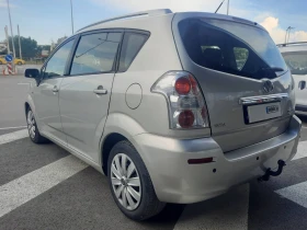 Toyota Corolla verso 2.2 Д4Д, снимка 7