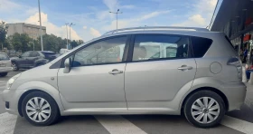 Toyota Corolla verso 2.2 Д4Д, снимка 1