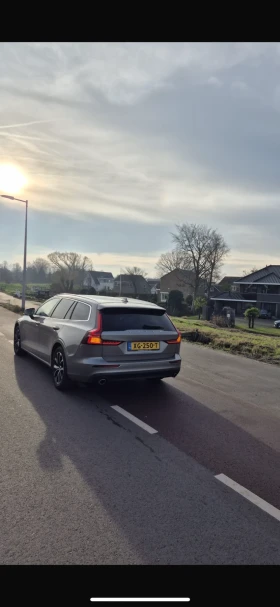 Volvo V60 2.0 D4 Momentum 190кс, снимка 8