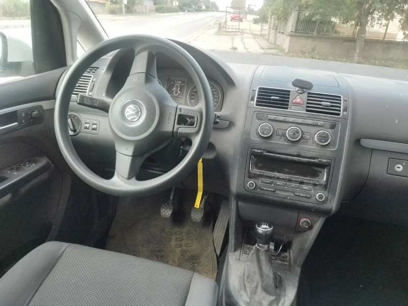 VW Touran, снимка 2 - Автомобили и джипове - 47307031