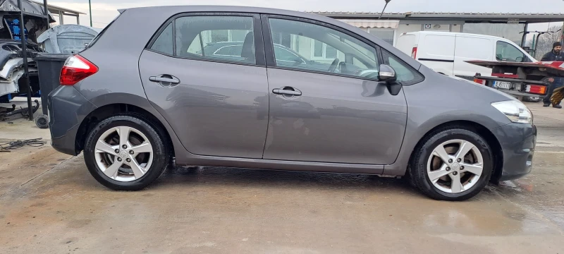 Toyota Auris 2.0d4d, снимка 3 - Автомобили и джипове - 48277008