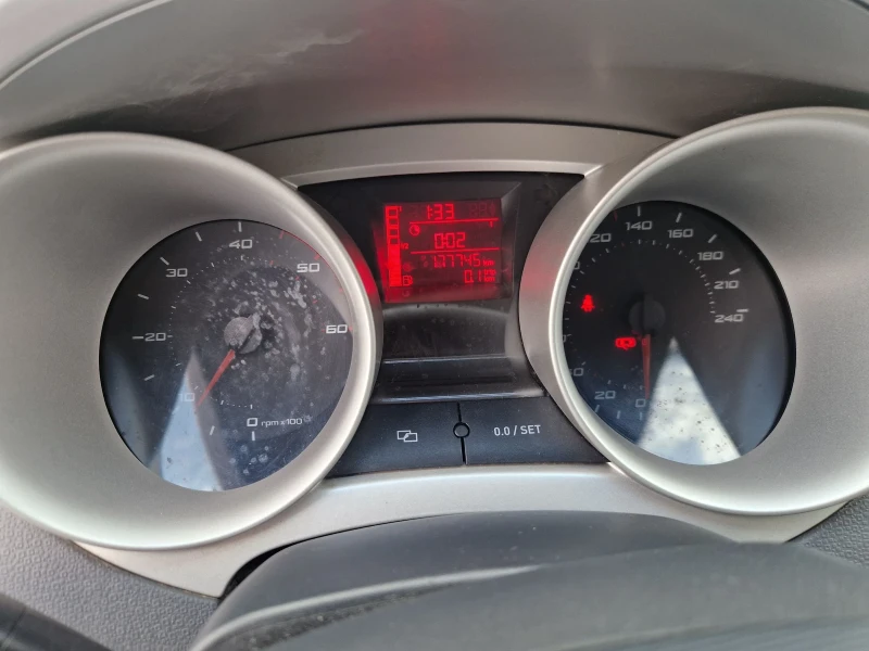 Seat Ibiza 1.6TDI 90PS. ITALIA, снимка 13 - Автомобили и джипове - 51568537